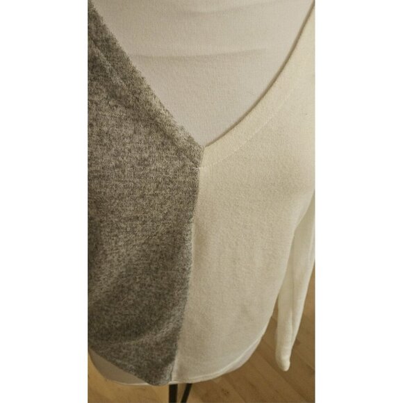 SHEIN Very Soft Long Sleeve Colorblock Sweater V-neck Size Medium - Picture 2 of 4